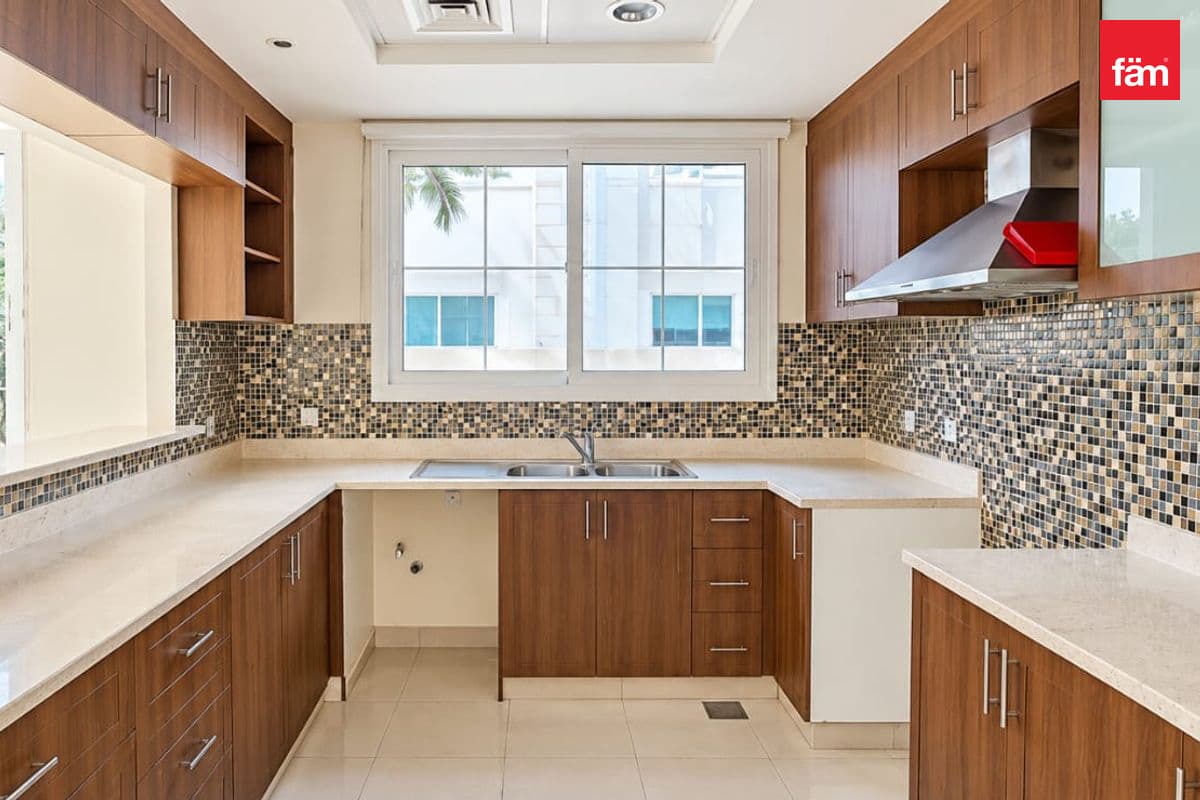 3 bedroom villa in Rahat, photograph 3 of 14
