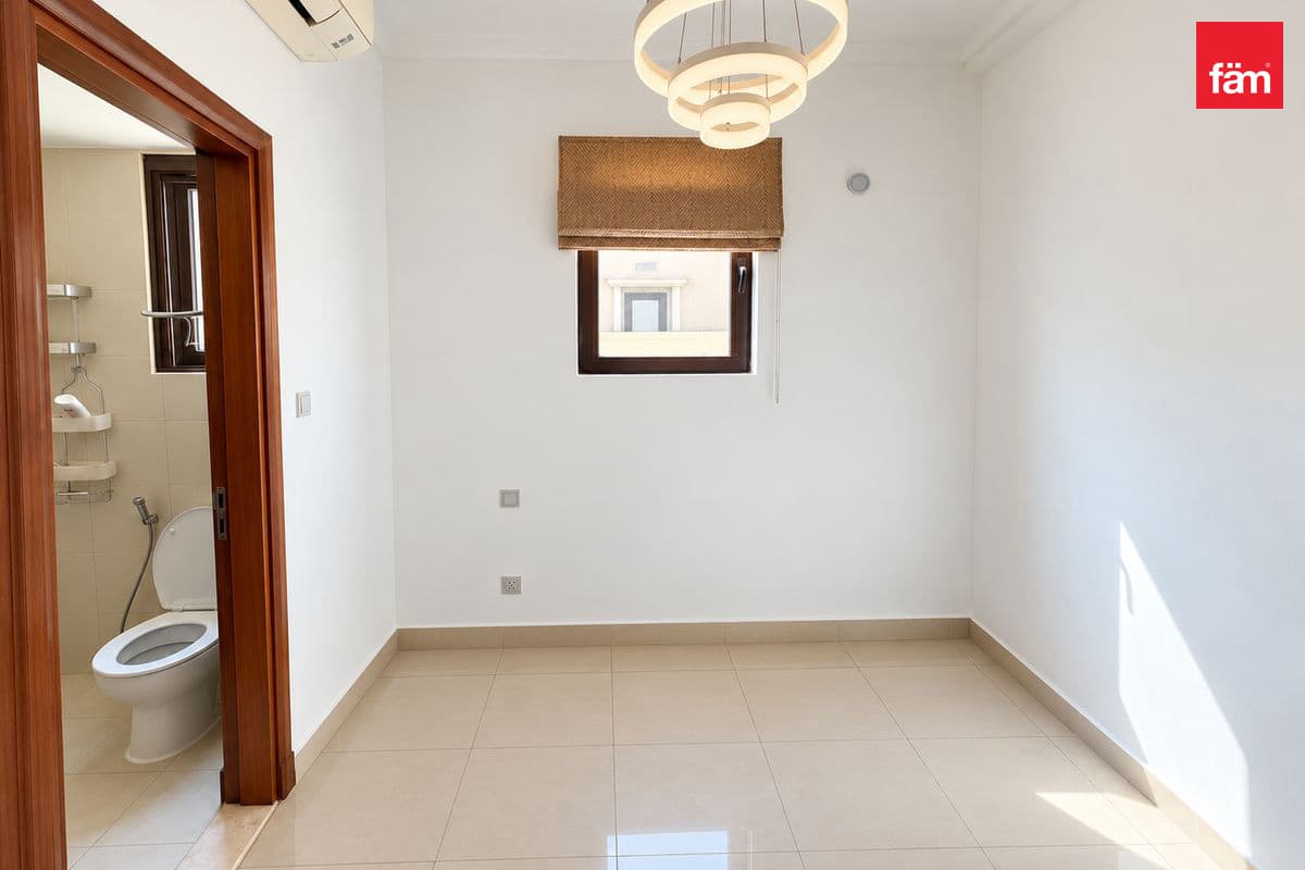 5 bedroom villa in Samara, photograph 9 of 13