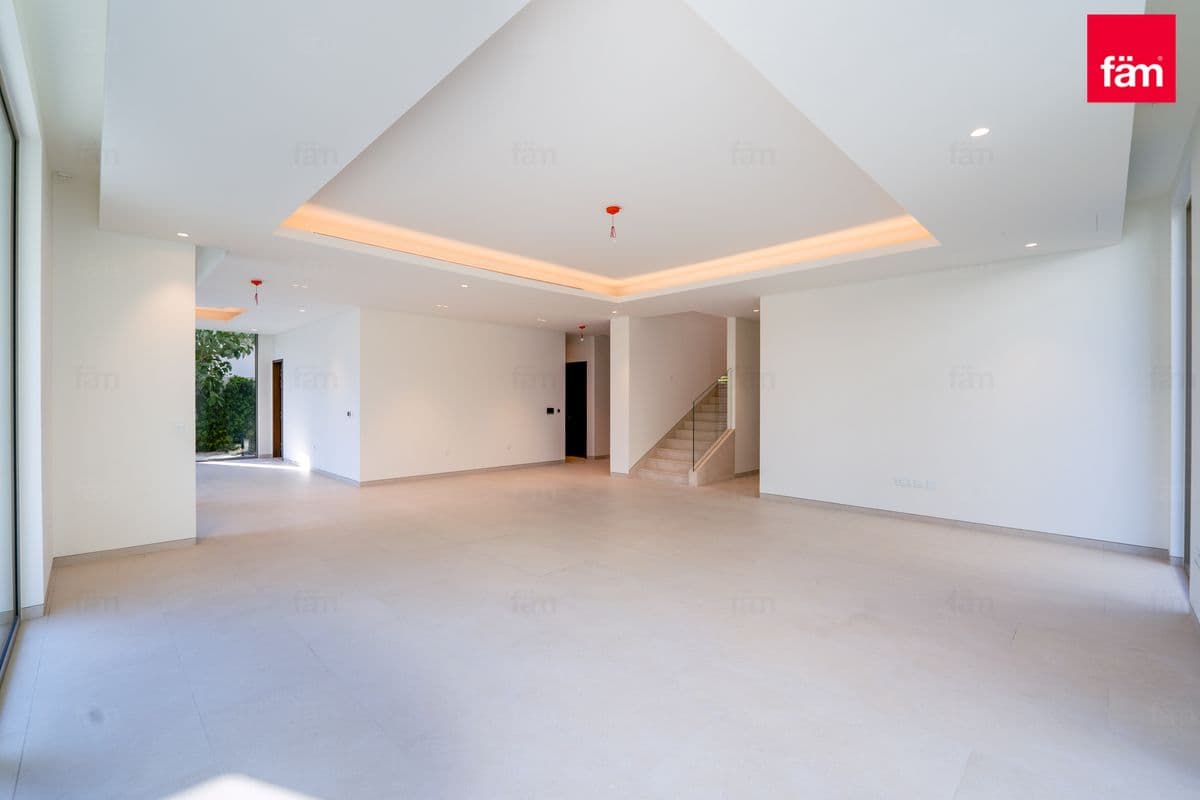 5 bedroom villa in Shamal Villas, photograph 5 of 18