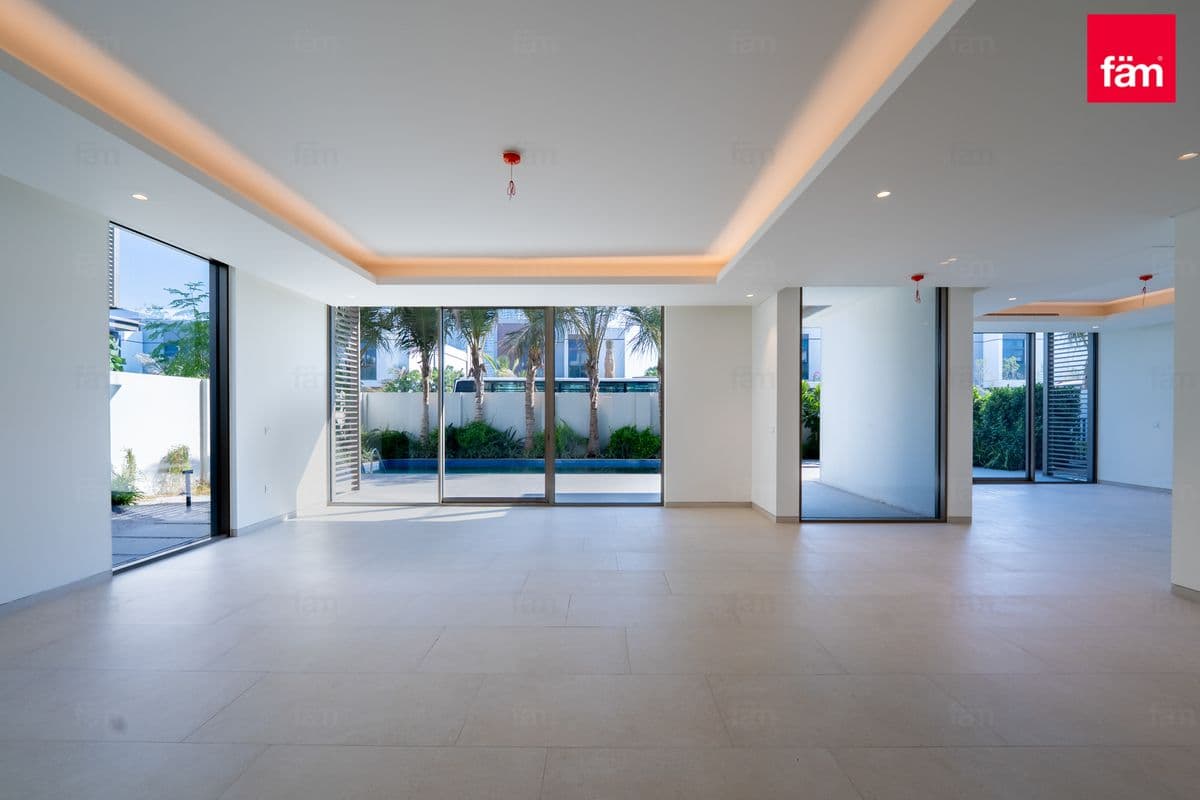 5 bedroom villa in Shamal Villas, photograph 6 of 18