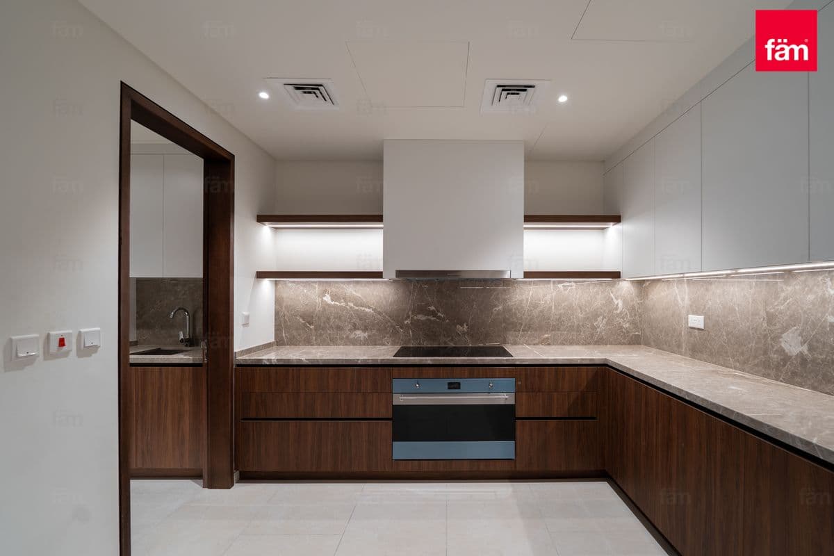 5 bedroom villa in Shamal Villas, photograph 12 of 18