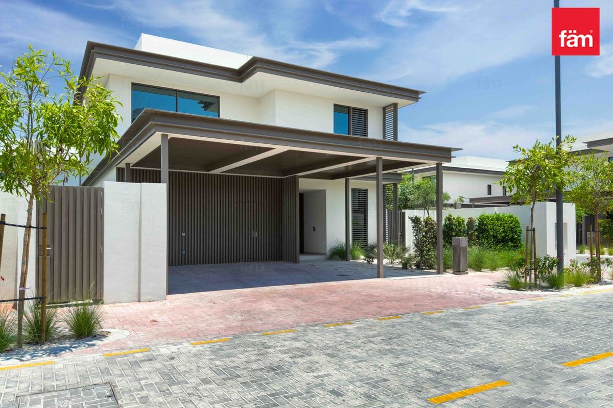 5 bedroom villa in Shamal Villas, photograph 2 of 20