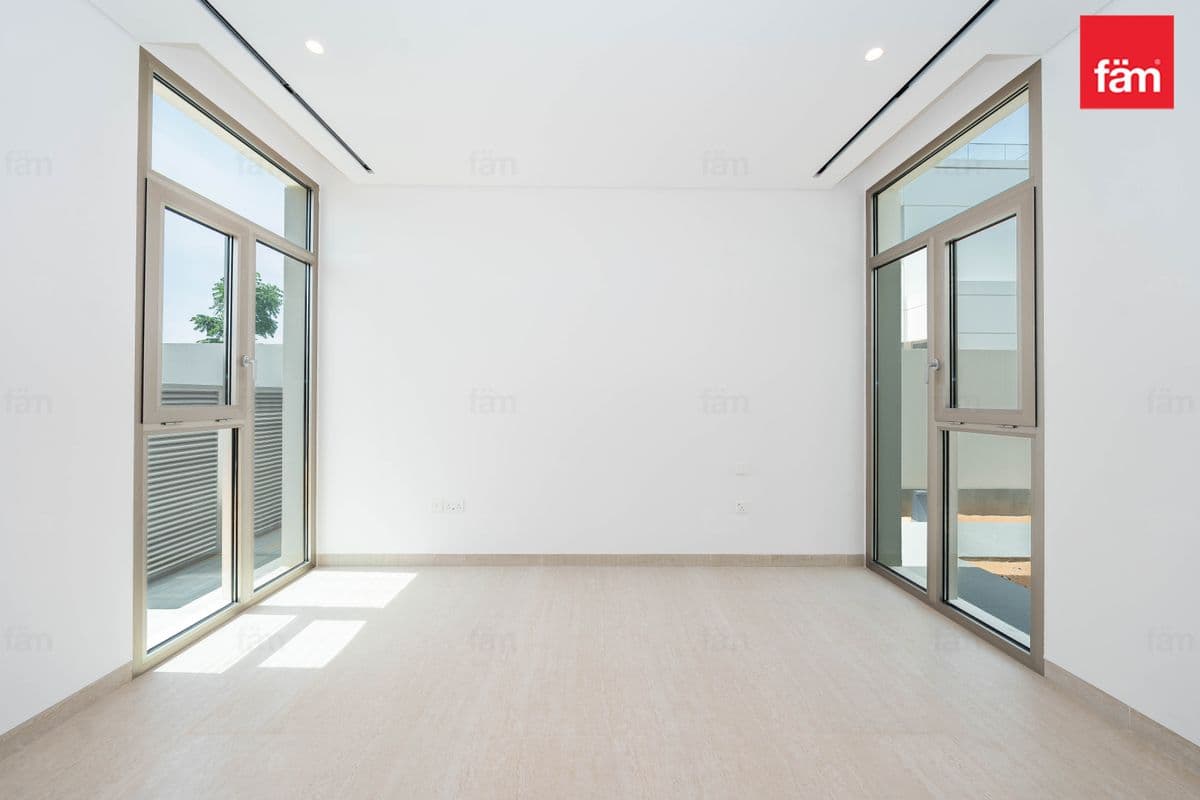 5 bedroom villa in Sunrise Living, photograph 12 of 20