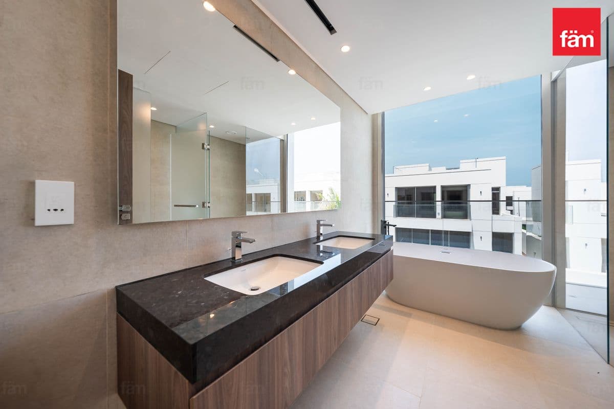 5 bedroom villa in Sunrise Living, photograph 16 of 20
