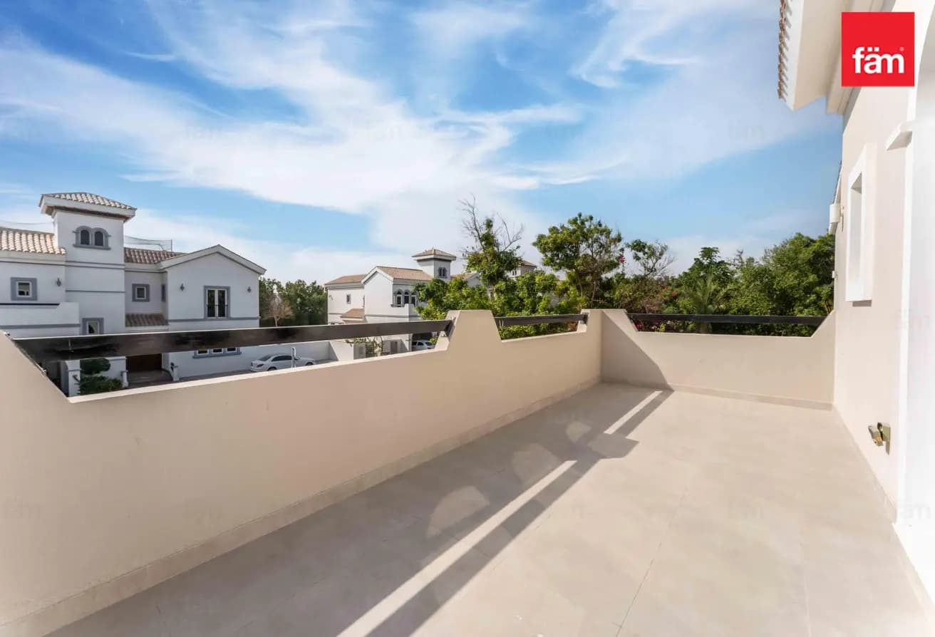 5 bedroom villa in The Centro, photograph 20 of 20