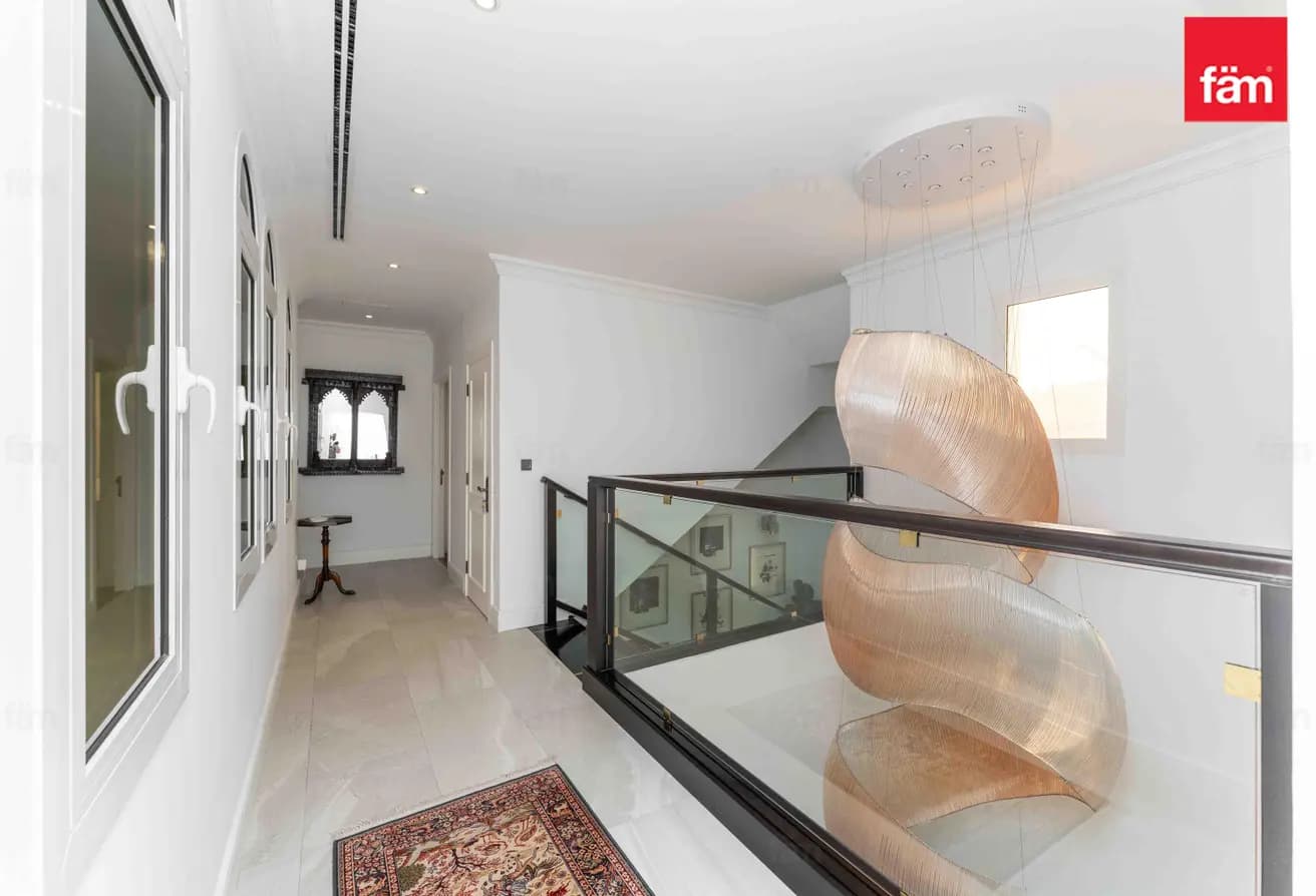 5 bedroom villa in The Centro, photograph 9 of 20