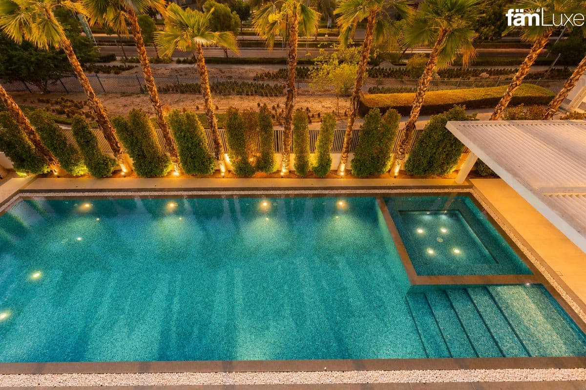 5 bedroom villa in The Fairway, photograph 3 of 20