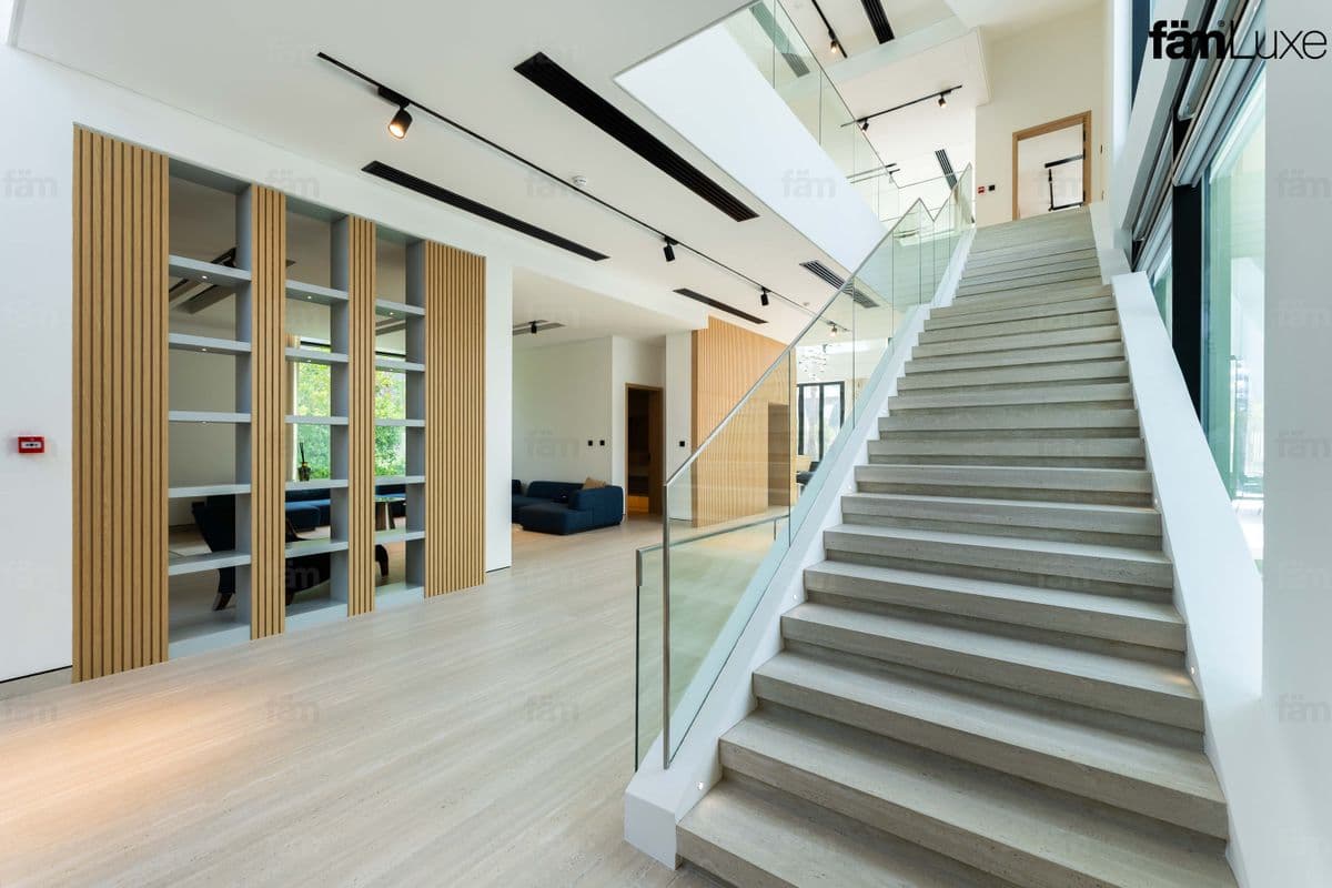 5 bedroom villa in The Fairway, photograph 5 of 20