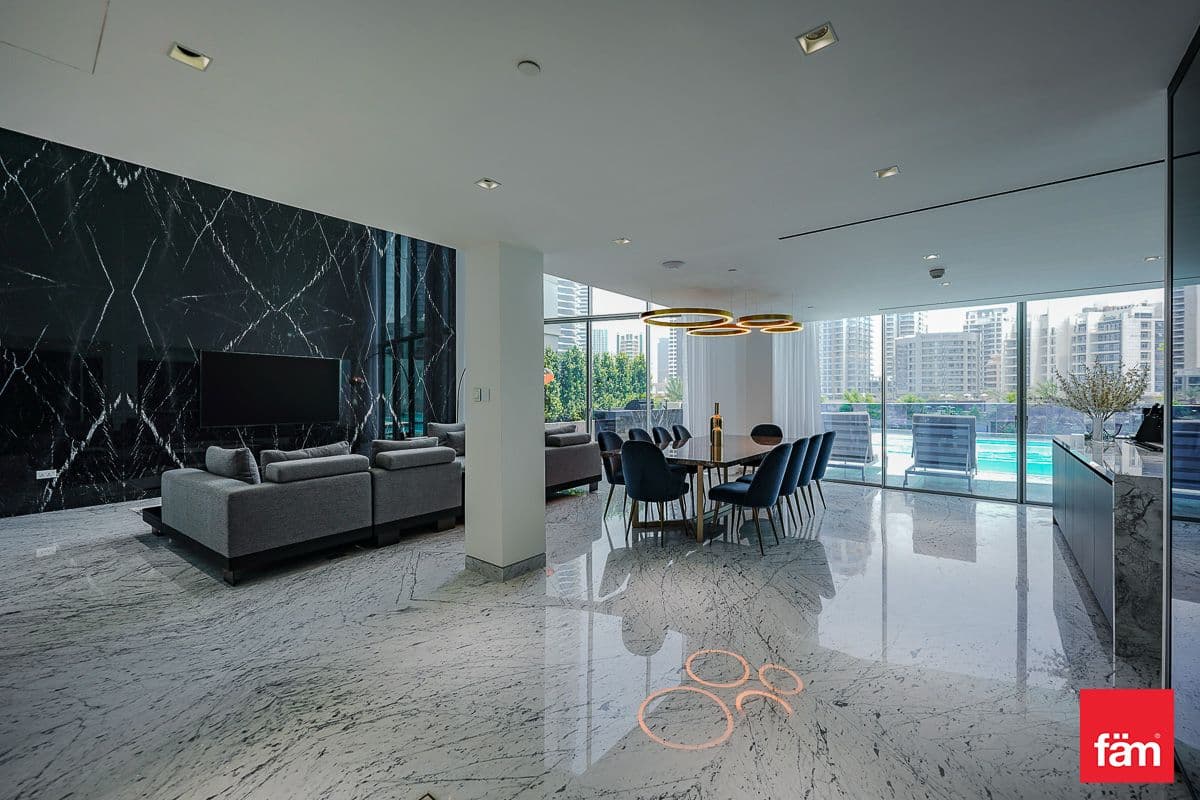 4 bedroom villa in The Jewel Tower B, photograph 1 of 20