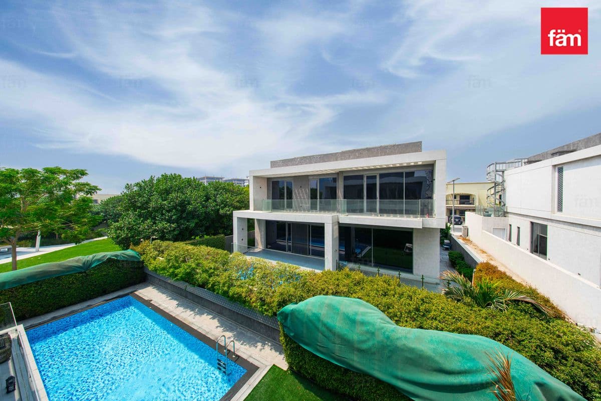 5 bedroom villa in Al Furjan West, photograph 2 of 20