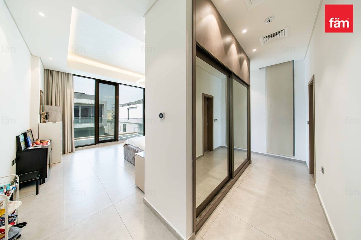 5 bedroom villa in Al Furjan West, photograph 10 of 20