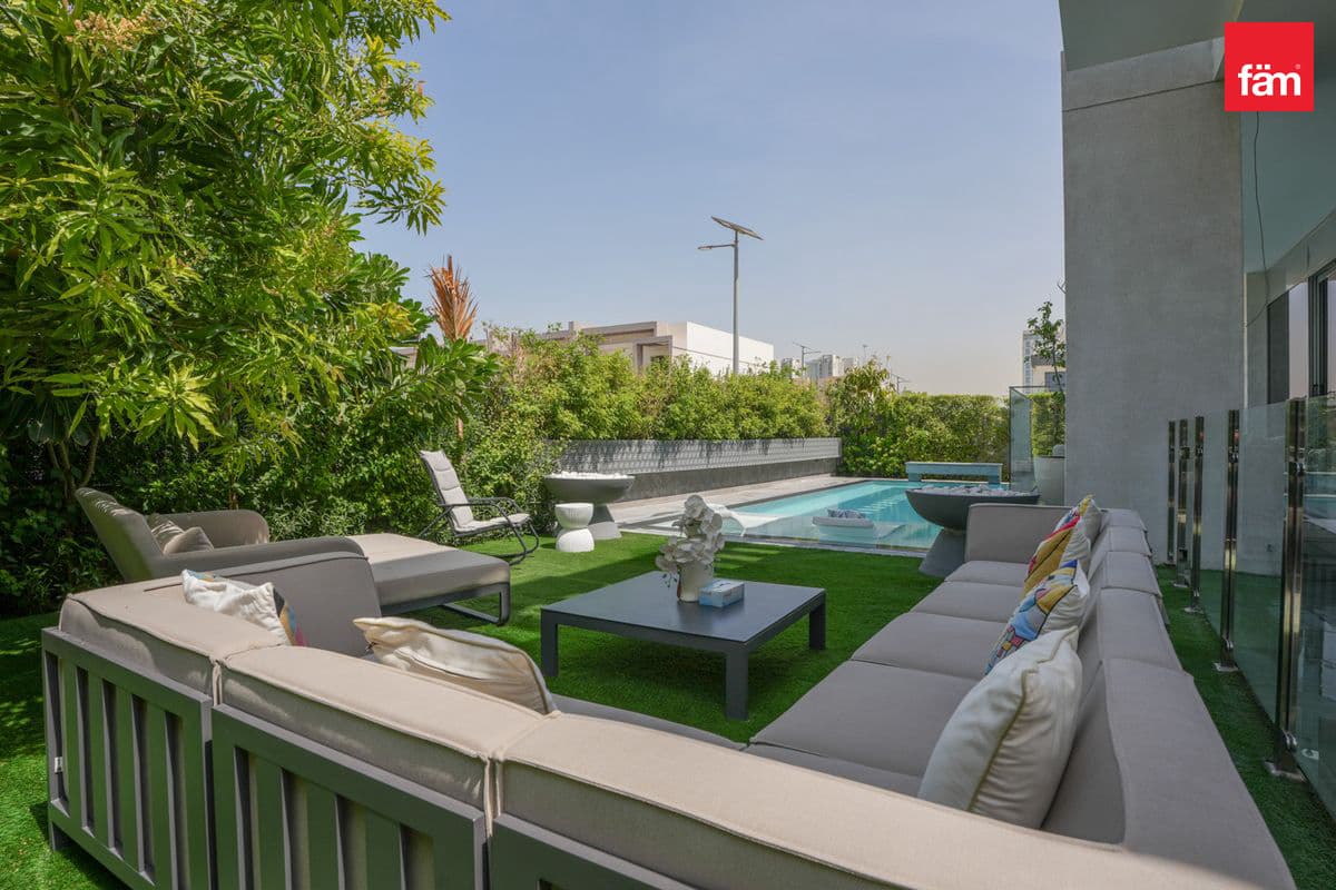 5 bedroom villa in The Stella by Murano, photograph 11 of 20
