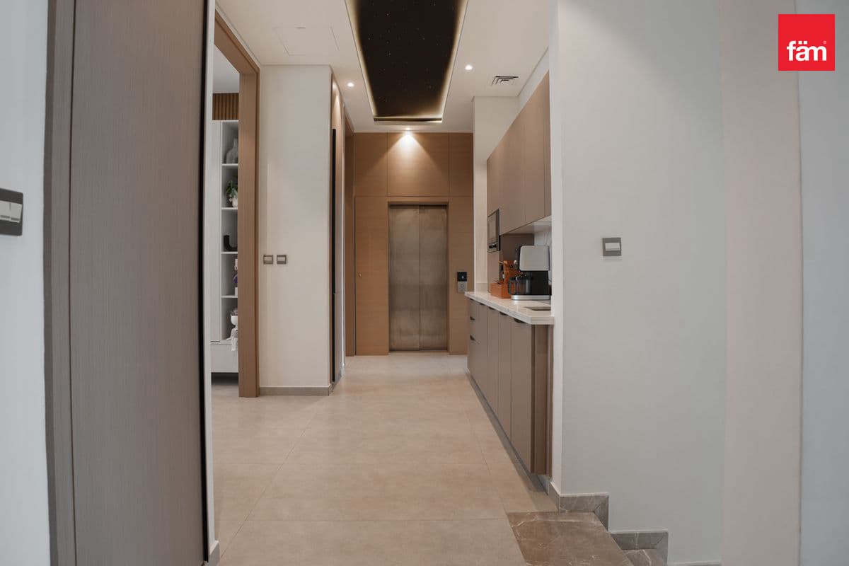5 bedroom villa in The Stella by Murano, photograph 16 of 20