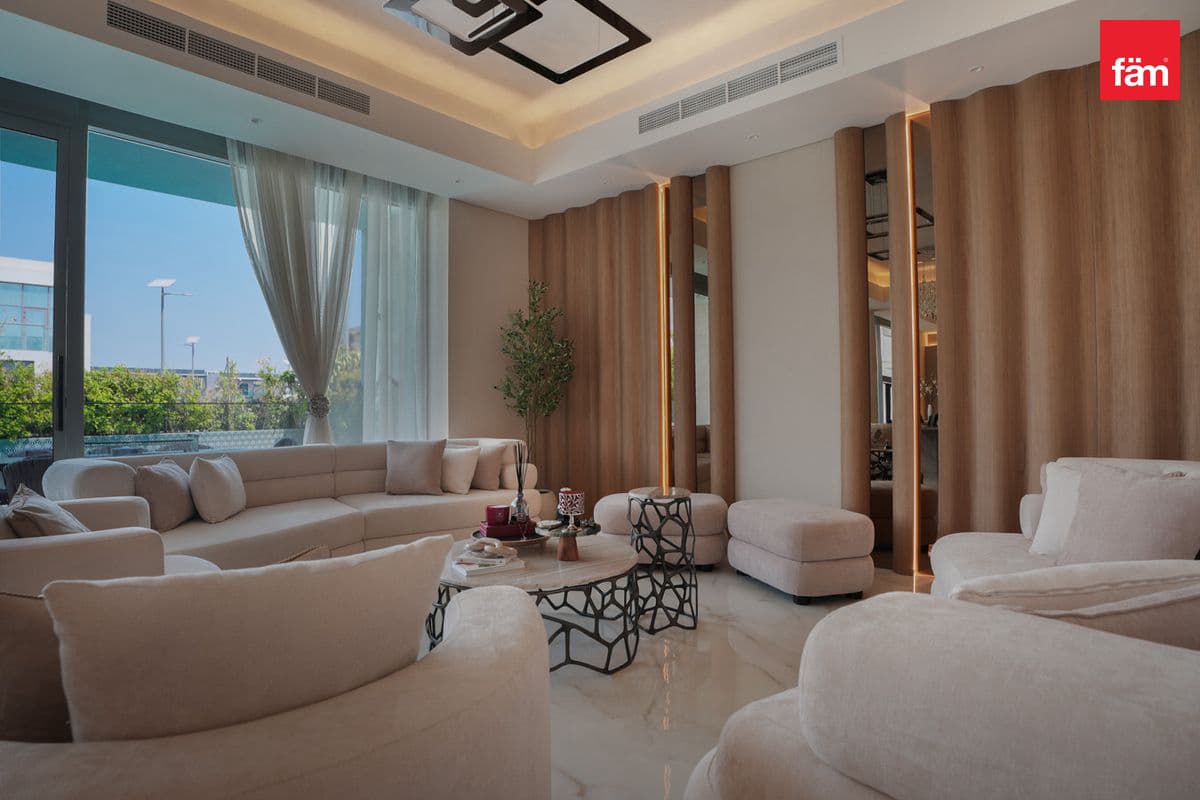 5 bedroom villa in The Stella by Murano, photograph 4 of 20
