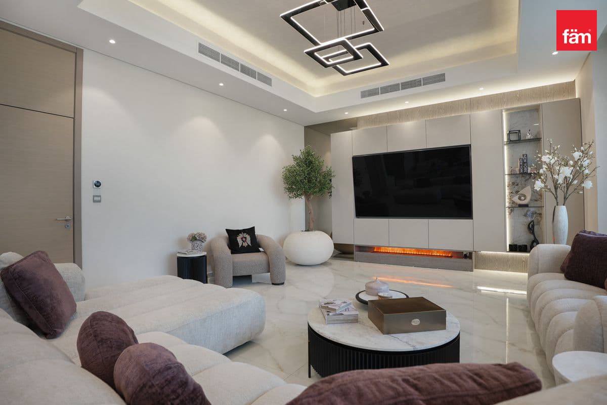 5 bedroom villa in The Stella by Murano, photograph 6 of 20