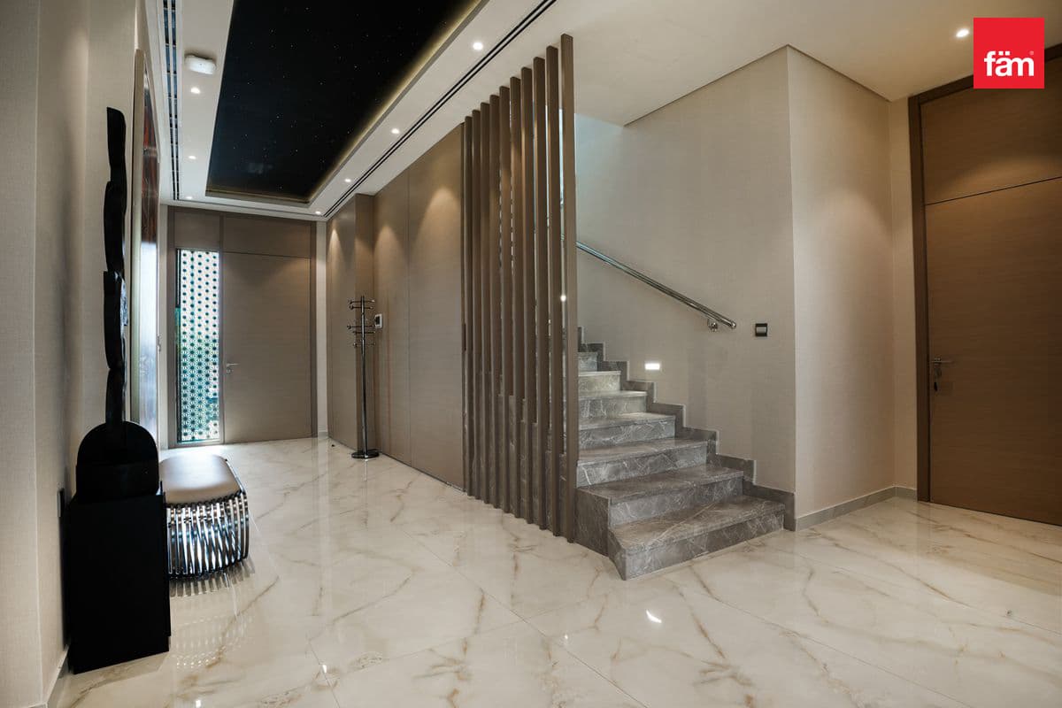 5 bedroom villa in The Stella by Murano, photograph 13 of 20