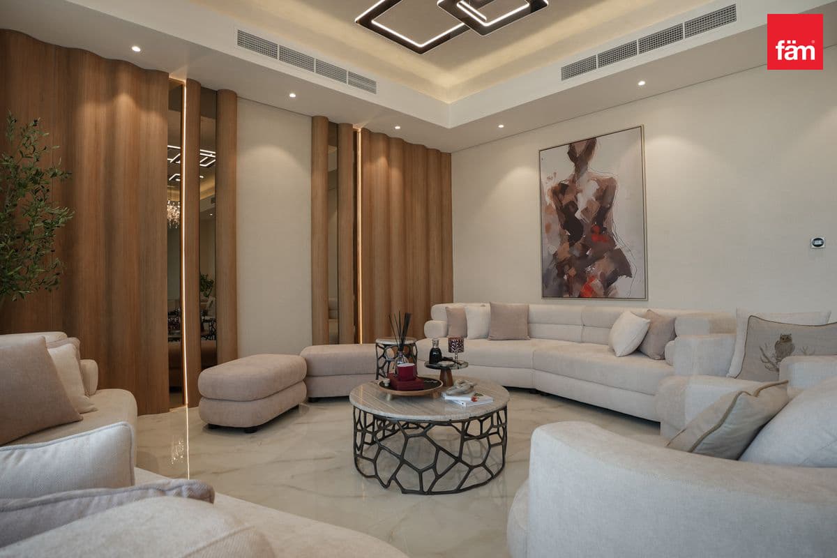 5 bedroom villa in The Stella by Murano, photograph 5 of 20