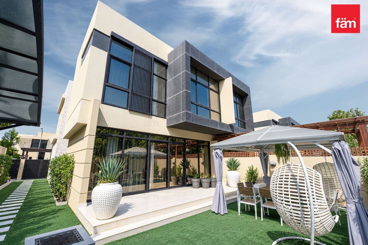 4 bedroom villa in Trinity, photograph 1 of 20