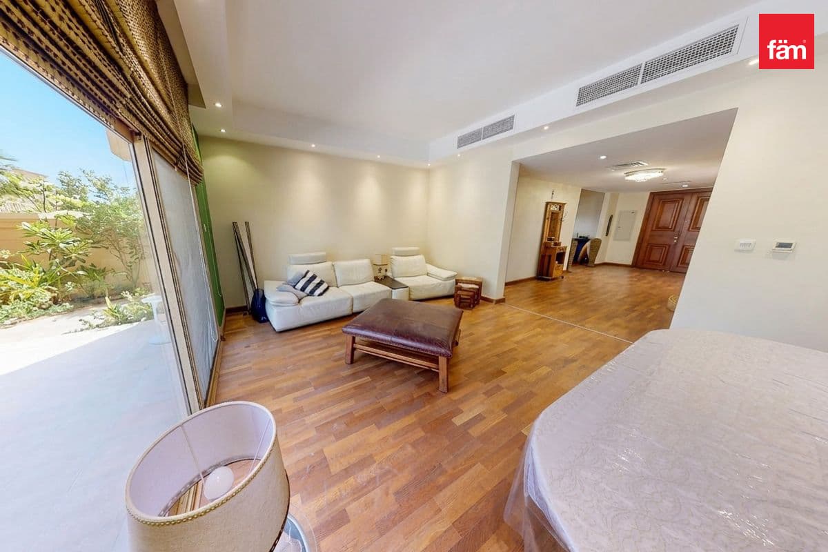 5 bedroom villa in Western Residence South, photograph 6 of 20