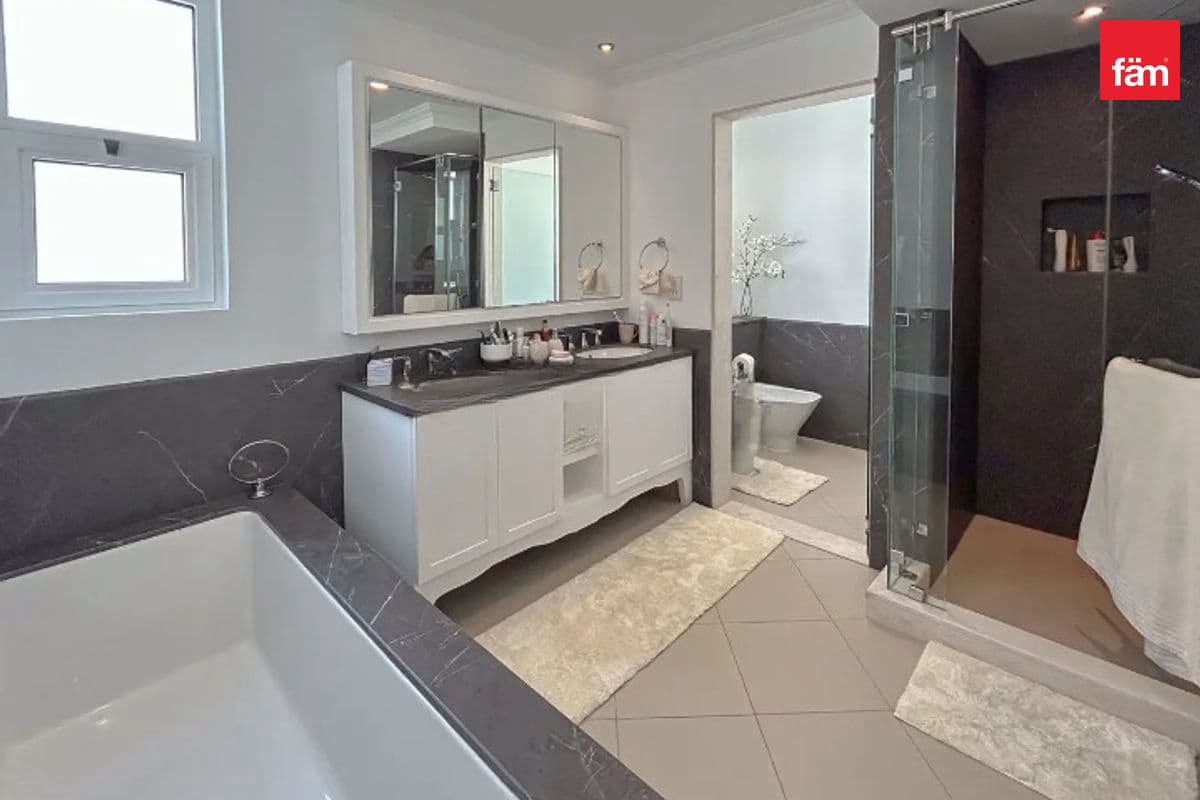 4 bedroom villa in Yasmin, photograph 8 of 11