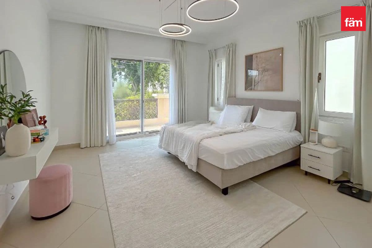 4 bedroom villa in Yasmin, photograph 5 of 11