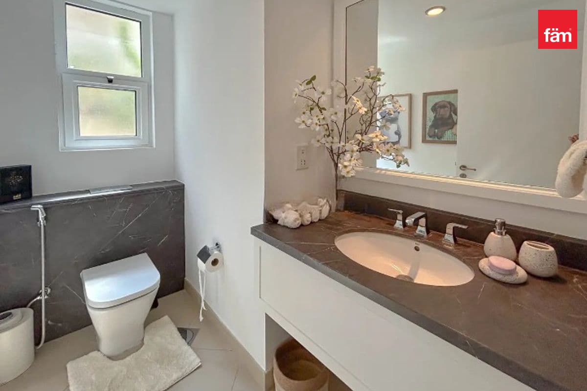 4 bedroom villa in Yasmin, photograph 10 of 11