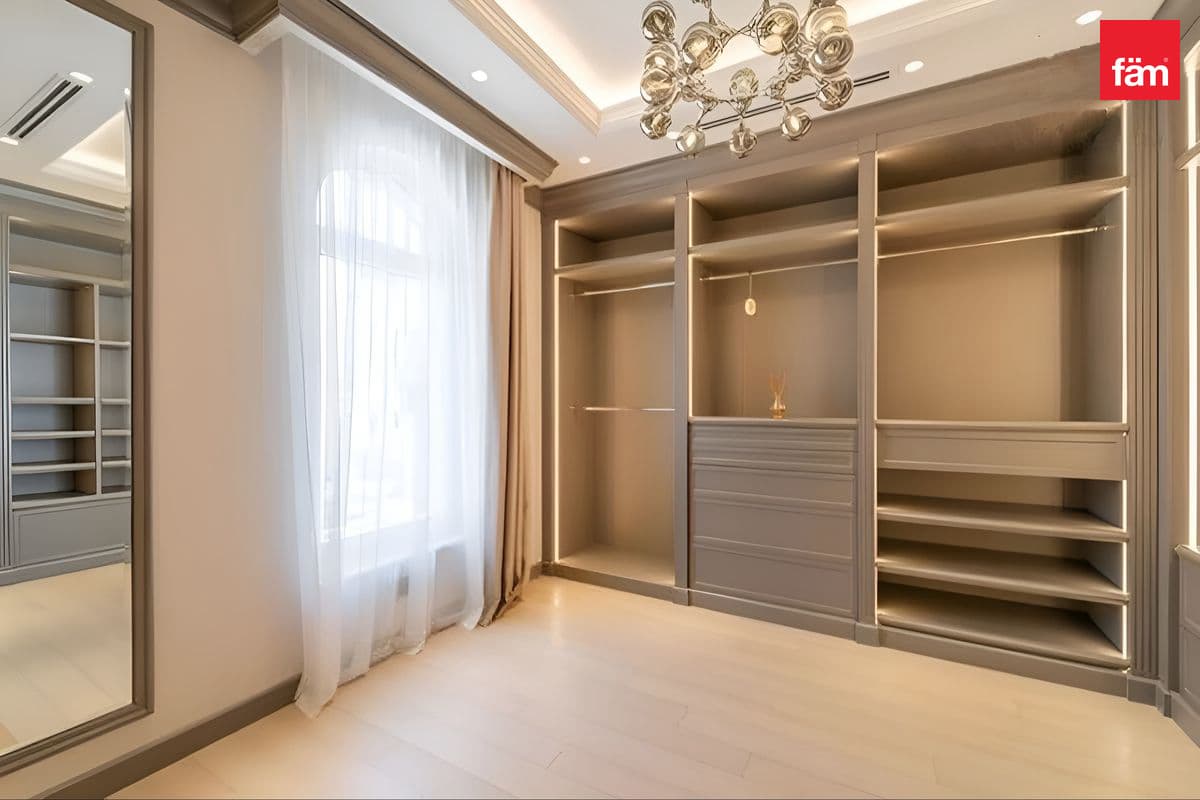 4 bedroom villa in jumeirah Islands, photograph 10 of 15