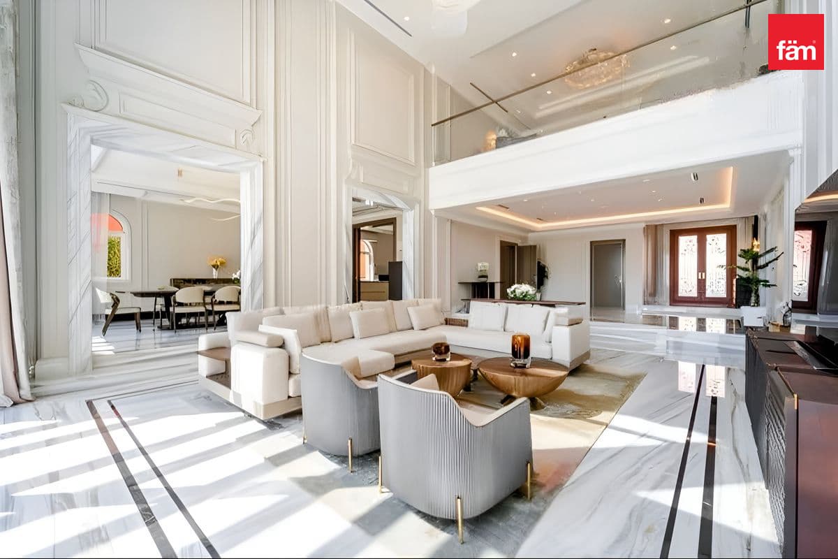 4 bedroom villa in jumeirah Islands, photograph 1 of 15