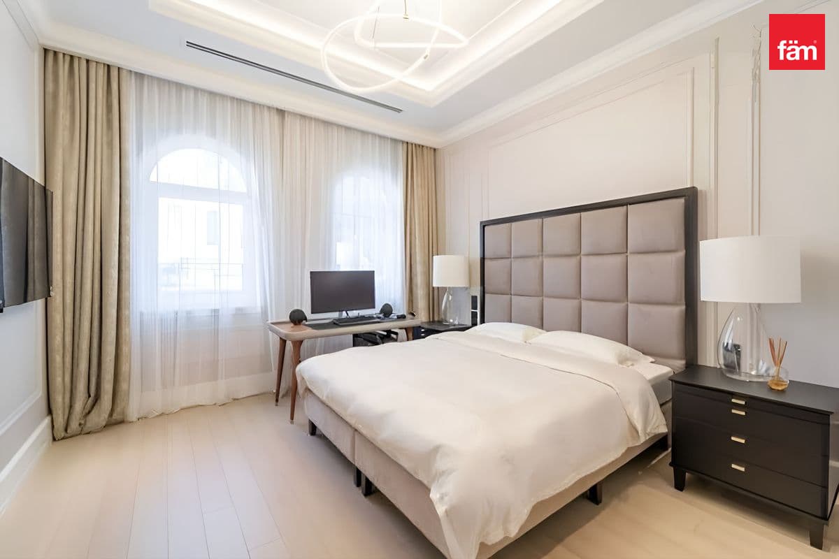 4 bedroom villa in jumeirah Islands, photograph 7 of 15
