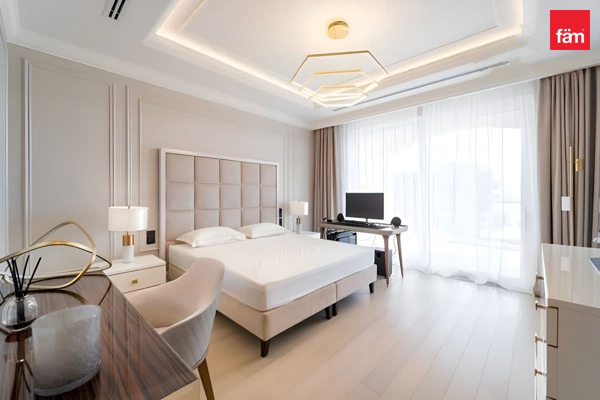 4 bedroom villa in jumeirah Islands, photograph 5 of 15