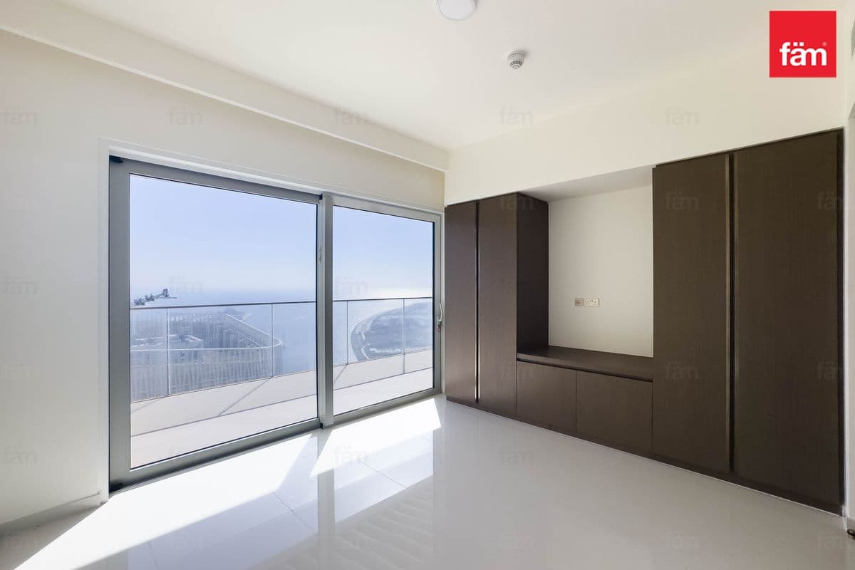 3 bedroom apartment in Grand Bleu Tower 1, photograph 11 of 20