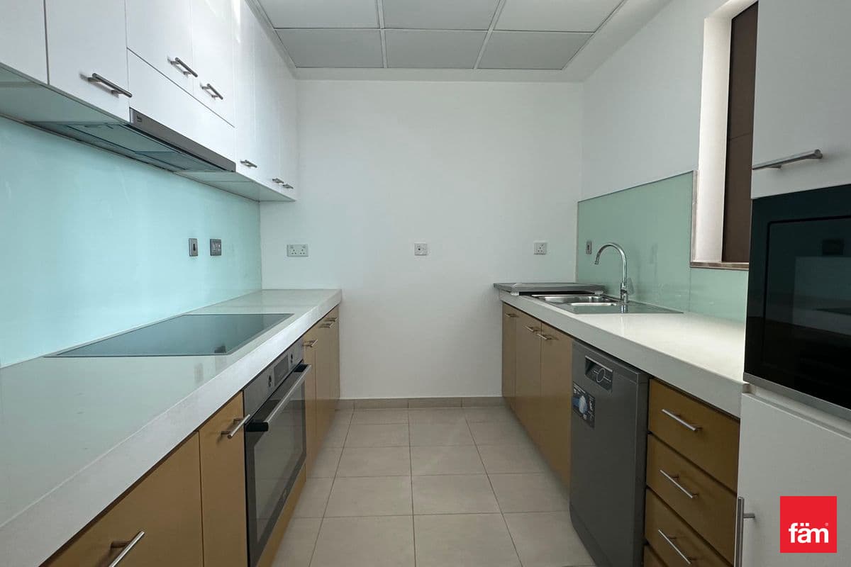 4 bedroom apartment in Marsa Plaza - South Tower, photograph 8 of 14